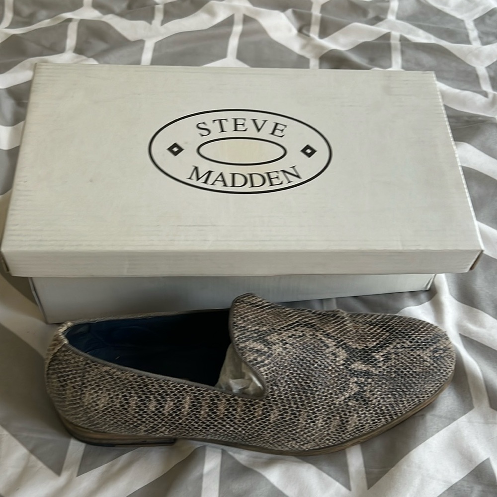 Men’s snakeskin Steve Madden loafers